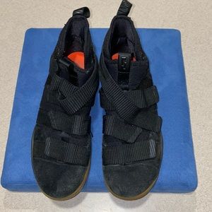 Labron zoom soldier  Nike Mens